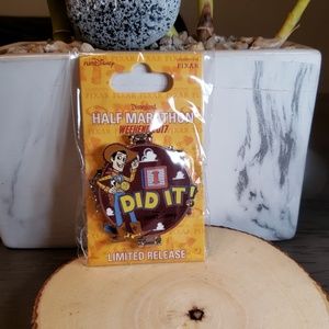 Disney's 2017 half marathon weekend limited Pin